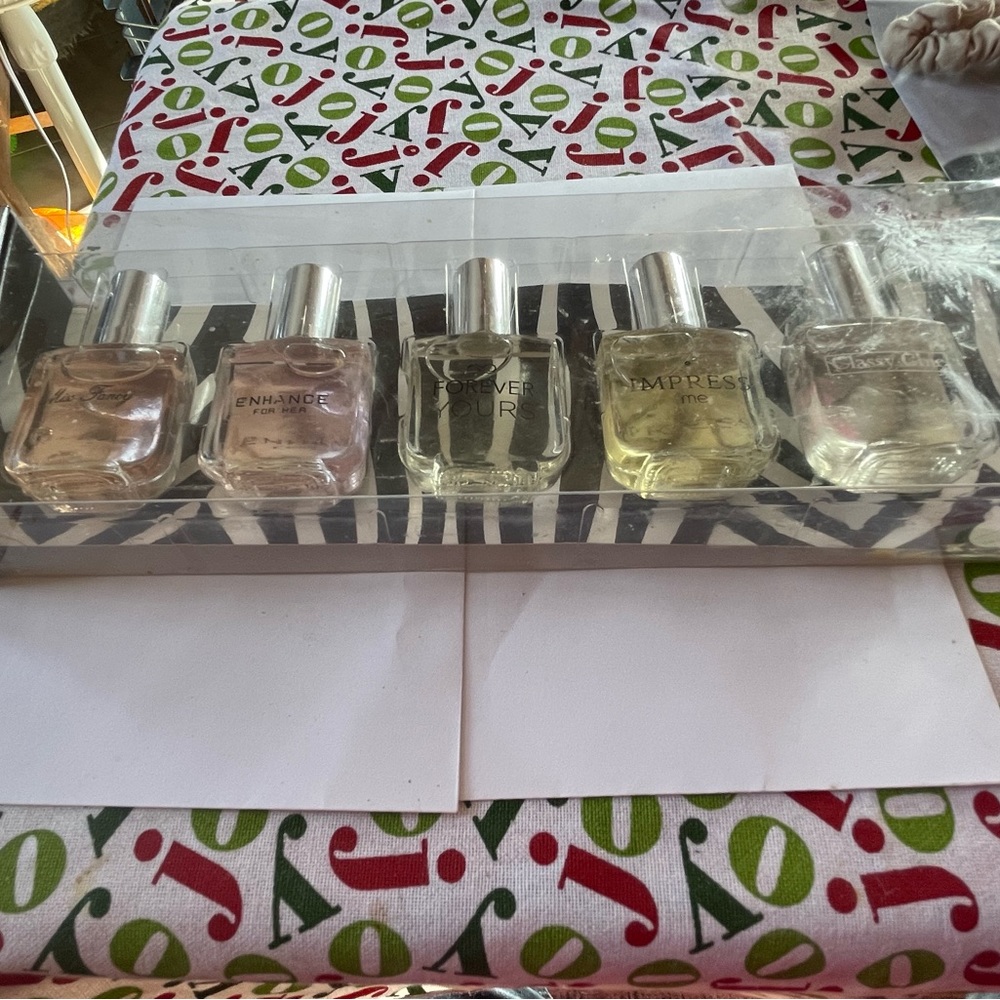 Purfume - Picture 3 of 3